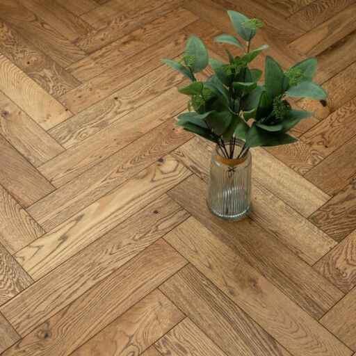 Evergreen Warwick Cottage Engineered Oak Flooring, Herringbone, Brushed & Oiled, 100x18x500mm